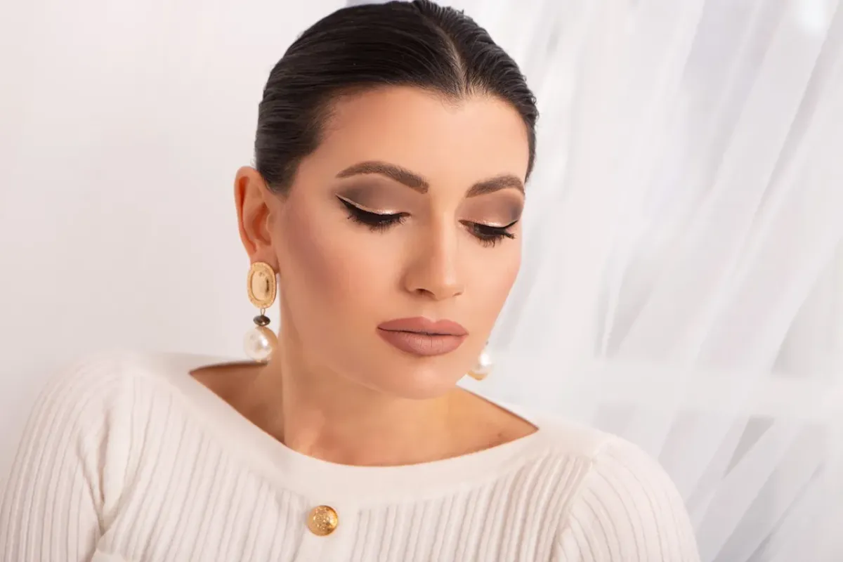 Makijaż na Wigilię: Pomysły na świąteczny look
